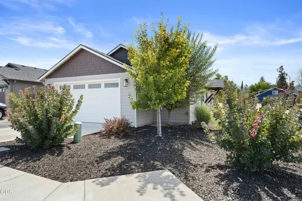 305 Moody LN, Medford, OR 97501