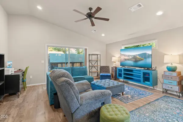 2186 Lower River RD, Grants Pass, OR 97526