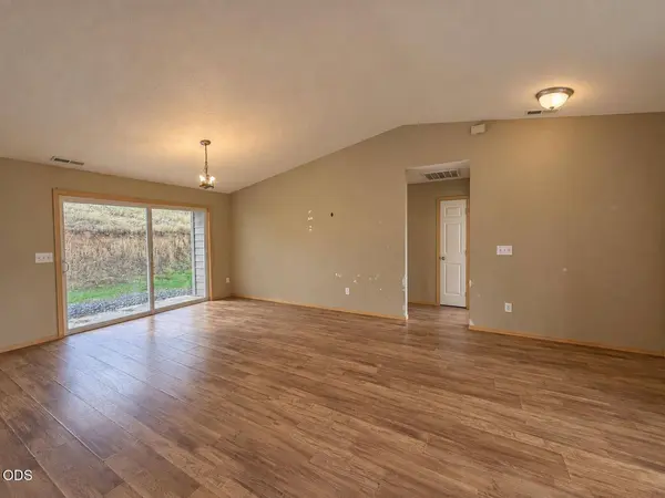 1780 Wards Creek RD, Rogue River, OR 97537