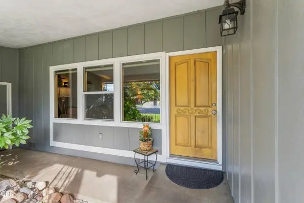 910 Crown AVE, Central Point, OR 97502