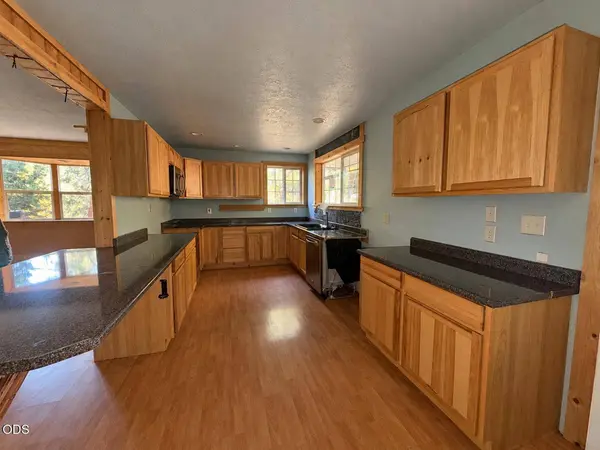 5211 Coyote Creek RD, Wolf Creek, OR 97497
