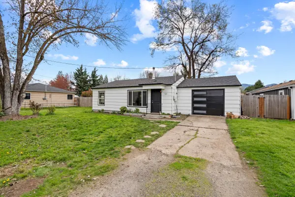 765 Queens DR, Medford, OR 97501