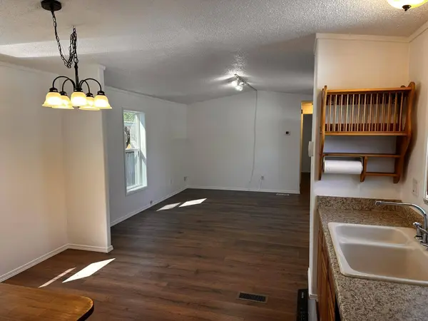 414 Stevens RD #UNIT 32, Eagle Point, OR 97524