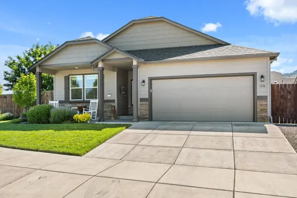 3286 Torrent ST, Medford, OR 97504