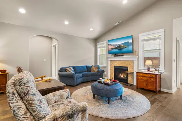 3286 Torrent ST, Medford, OR 97504