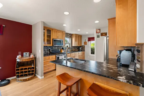 747 Spring Valley DR, Medford, OR 97501