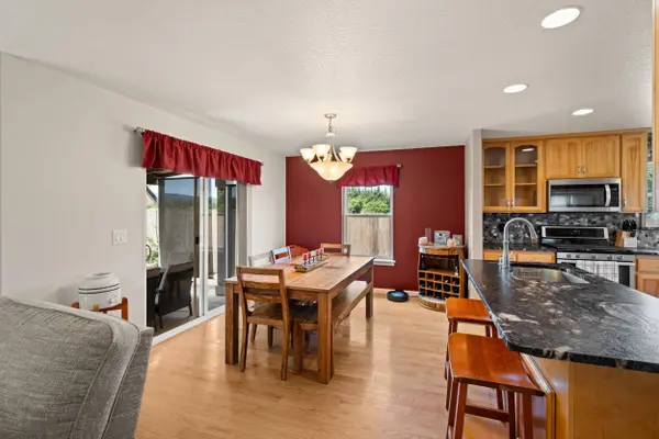 747 Spring Valley DR, Medford, OR 97501
