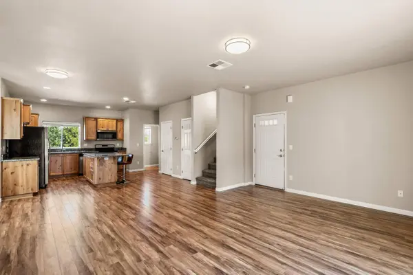 411 Berrydale AVE #15, Medford, OR 97501