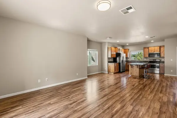 411 Berrydale AVE #15, Medford, OR 97501