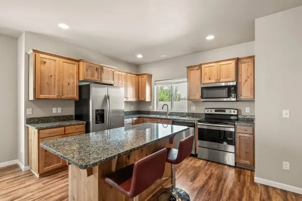 411 Berrydale AVE #15, Medford, OR 97501