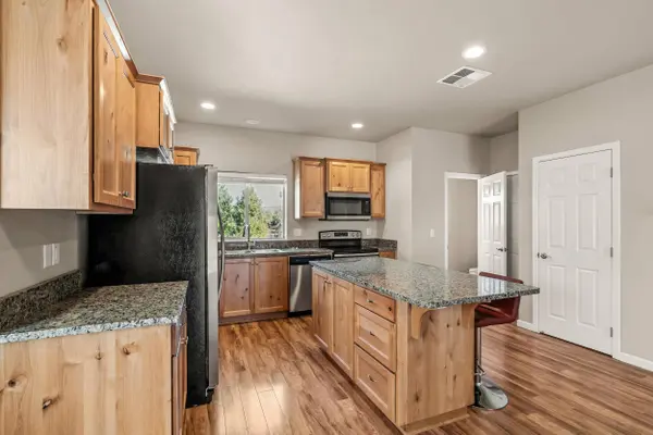 411 Berrydale AVE #15, Medford, OR 97501
