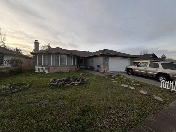 2451 Powell ST, Medford, OR 97504