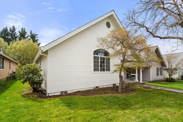 3535 Village DR, Medford, OR 97504