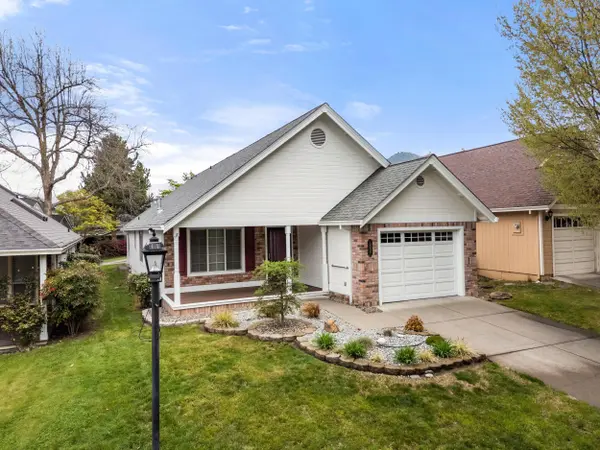 3535 Village DR, Medford, OR 97504