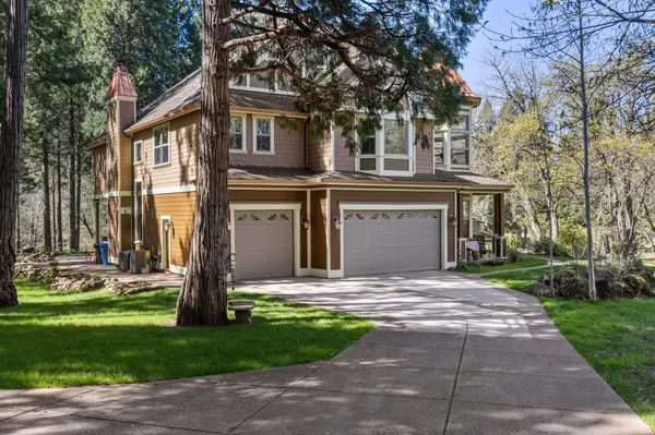 9530 F Little Butte RD, Eagle Point, OR 97524