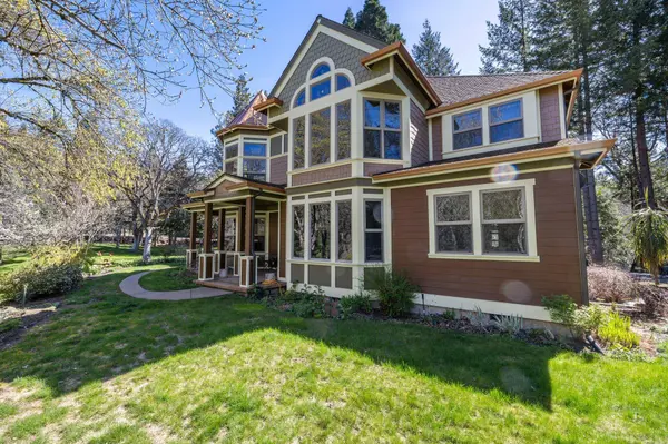 9530 F Little Butte RD, Eagle Point, OR 97524