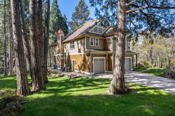 9530 F Little Butte RD, Eagle Point, OR 97524