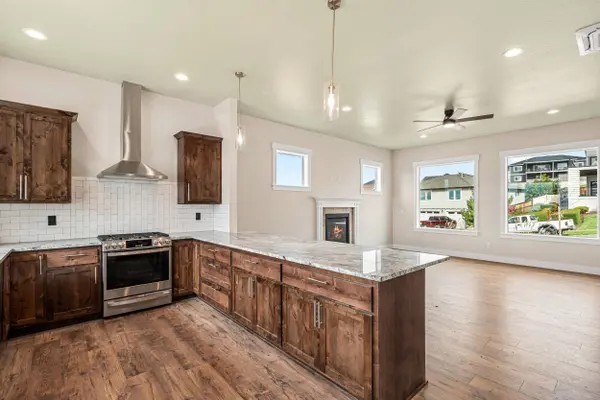 4260 Falcon Ridge TER, Medford, OR 97504