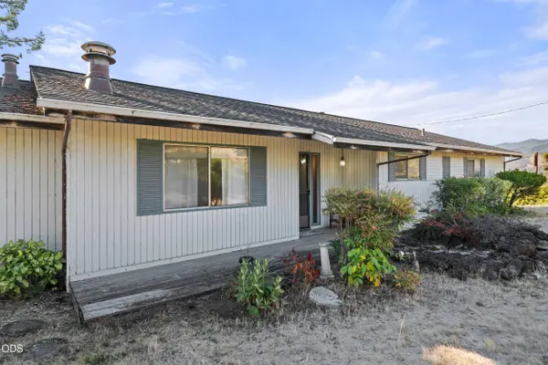 4177 Payne RD, Medford, OR 97504