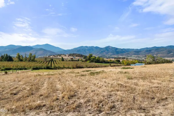 4177 Payne RD, Medford, OR 97504