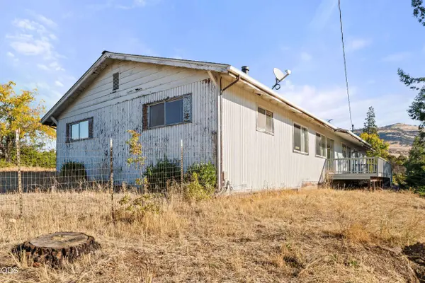 4177 Payne RD, Medford, OR 97504