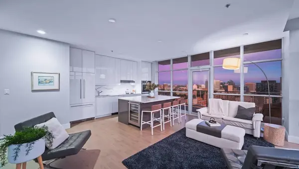 03-apartmentkitchen