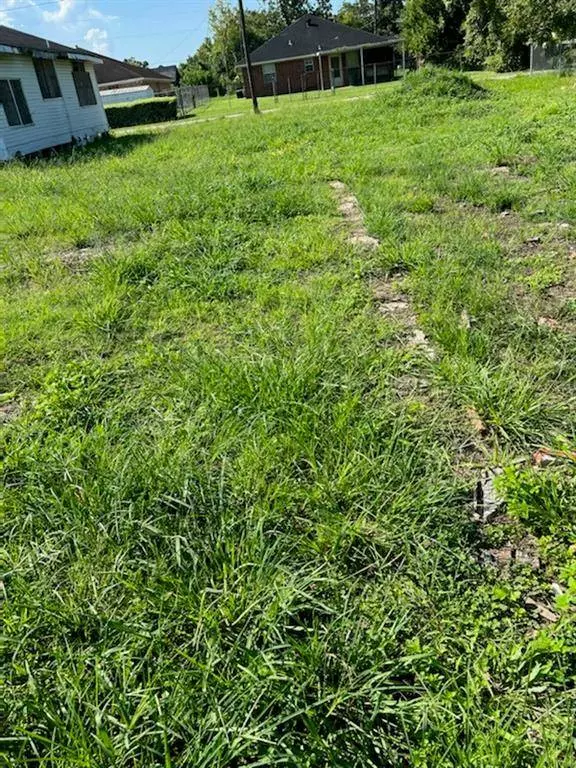 870 Jackson ST, Beaumont, TX 77701