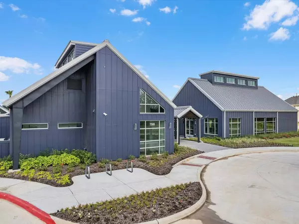 7727 Pleasant Crest DR, Fulshear, TX 77441