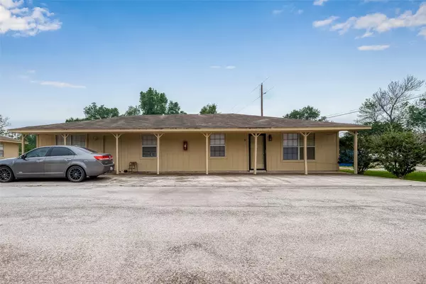 8430 Roundrock DR #8, Houston, TX 77049