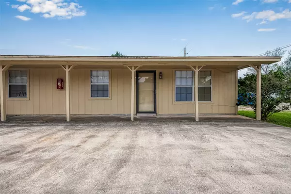 8430 Roundrock DR #8, Houston, TX 77049