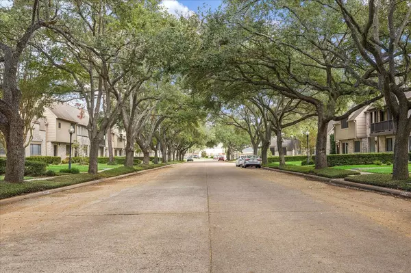 6667 Kentwick DR #2-19, Houston, TX 77084