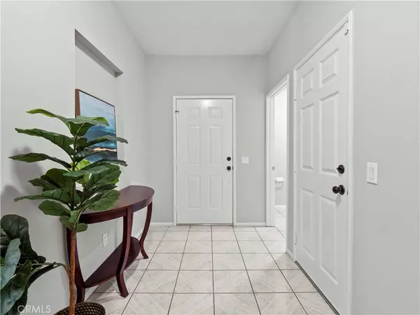 15122 Roxford ST #15, Sylmar, CA 91342