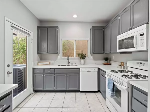 15122 Roxford ST #15, Sylmar, CA 91342