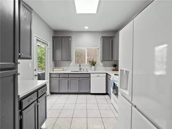 15122 Roxford ST #15, Sylmar, CA 91342