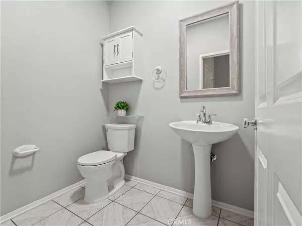 15122 Roxford ST #15, Sylmar, CA 91342