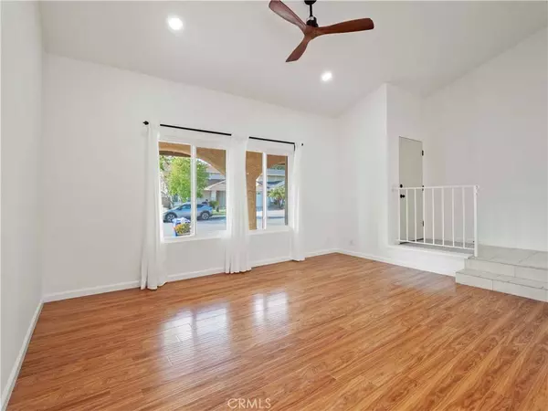 27572 Caraway LN, Saugus, CA 91350