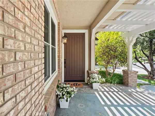 25679 Smoketree LN, Valencia, CA 91381