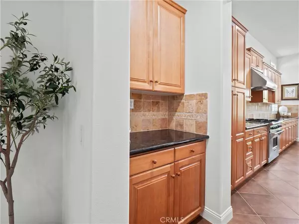 25679 Smoketree LN, Valencia, CA 91381