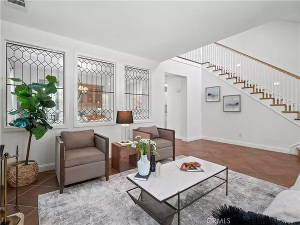 25679 Smoketree LN, Valencia, CA 91381