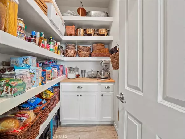 28826 N West Hills DR, Valencia, CA 91354