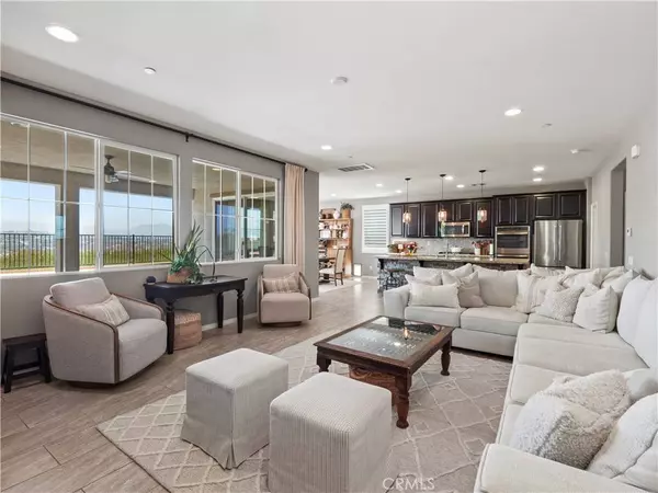 28826 N West Hills DR, Valencia, CA 91354