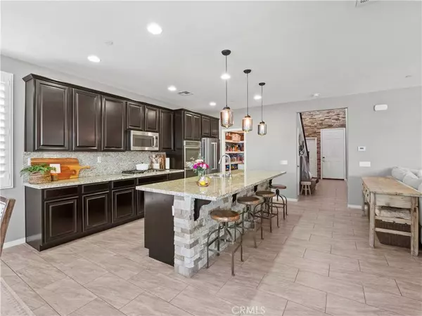 28826 N West Hills DR, Valencia, CA 91354