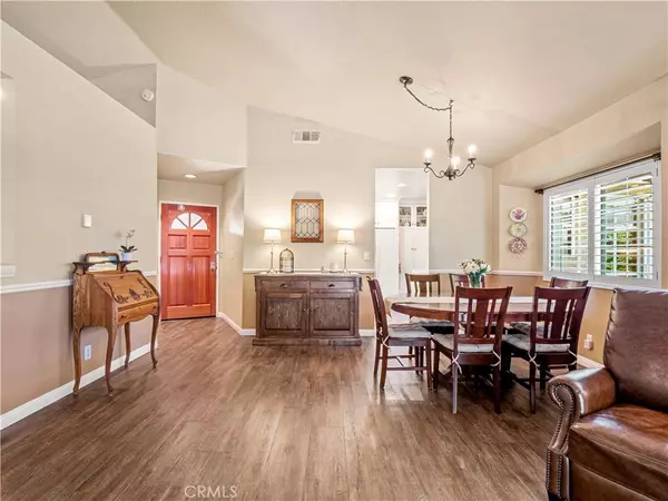 22865 Tamarack LN, Saugus, CA 91390