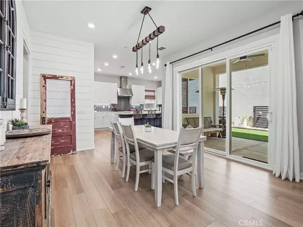 27717 Knoll View PL, Valencia, CA 91381