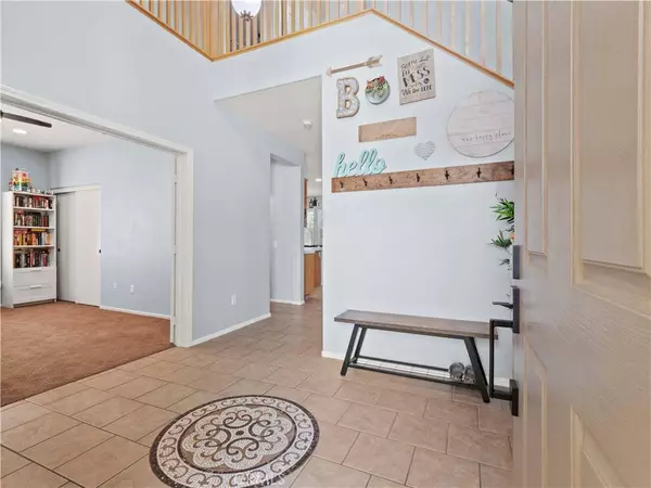 28323 Roman CT, Saugus, CA 91350