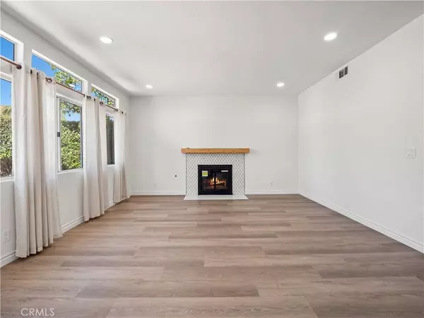 22325 Mandarin LN, Saugus, CA 91390