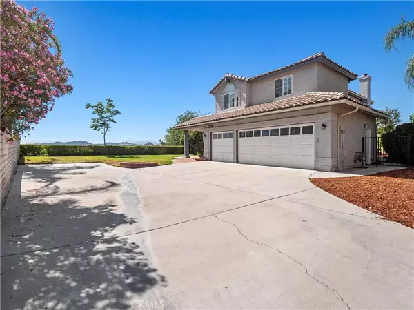 22325 Mandarin LN, Saugus, CA 91390