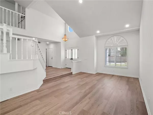 22325 Mandarin LN, Saugus, CA 91390