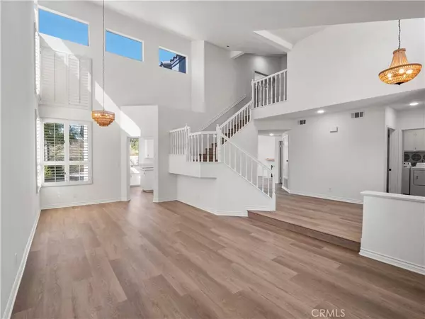 22325 Mandarin LN, Saugus, CA 91390