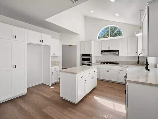 22325 Mandarin LN, Saugus, CA 91390
